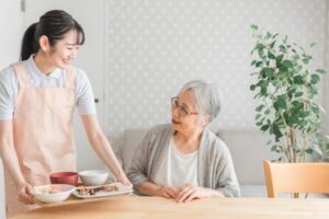 一人暮らしの高齢者に家事代行は必要？利用するメリットを分かりやすく解説