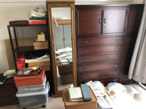 実家の遺品整理が進まない理由とスムーズに進める方法｜家族で無理なく片付けるコツ